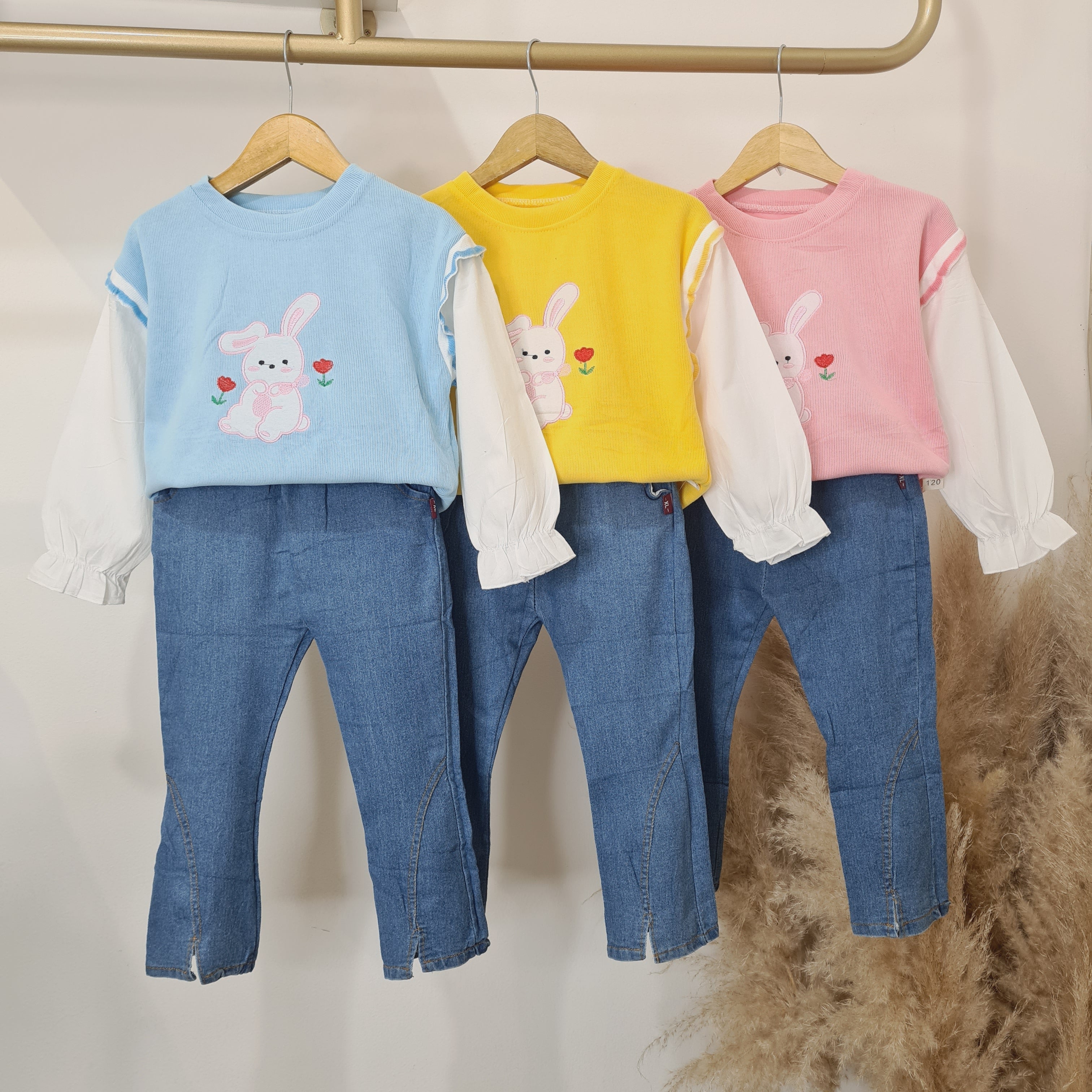 [340338-V1] - Setelan Sweater Blouse Celana Jeans Anak Perempuan - Motif Flower Rabbit