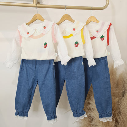 [340326-V1] - Setelan Sweater Blouse Celana Jeans Anak Perempuan - Motif Strawberry