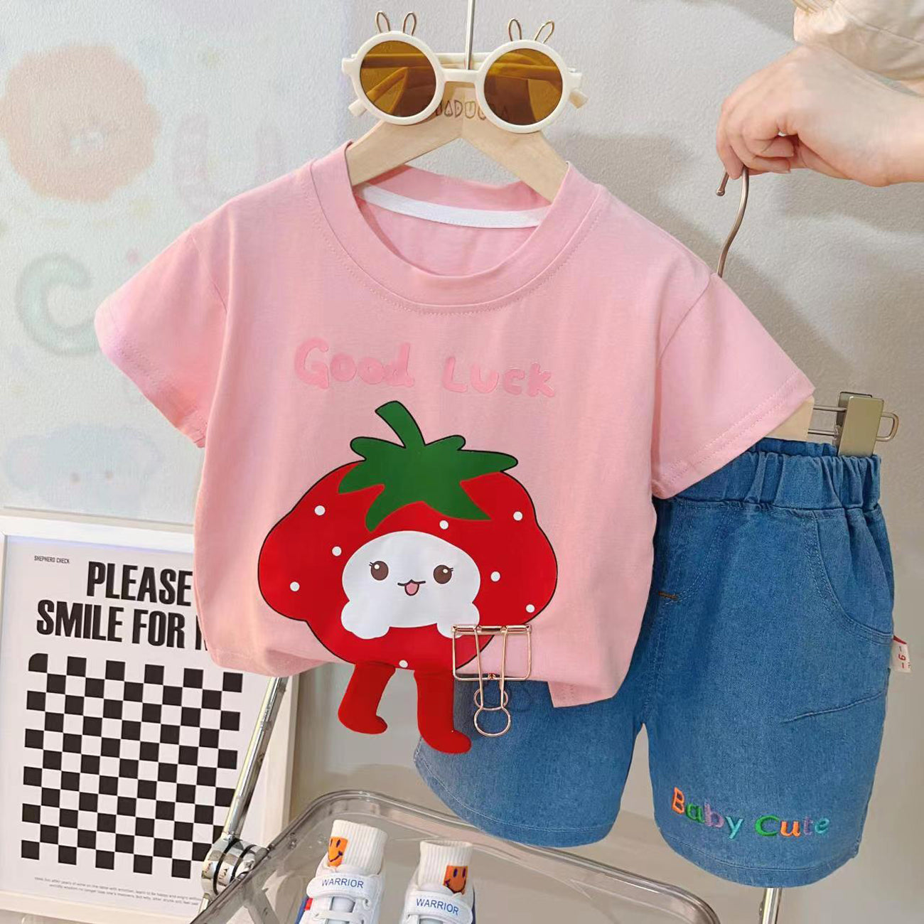 [340390] - Baju Setelan Kaos Fashion Anak Perempuan - Motif Sweet Strawberry