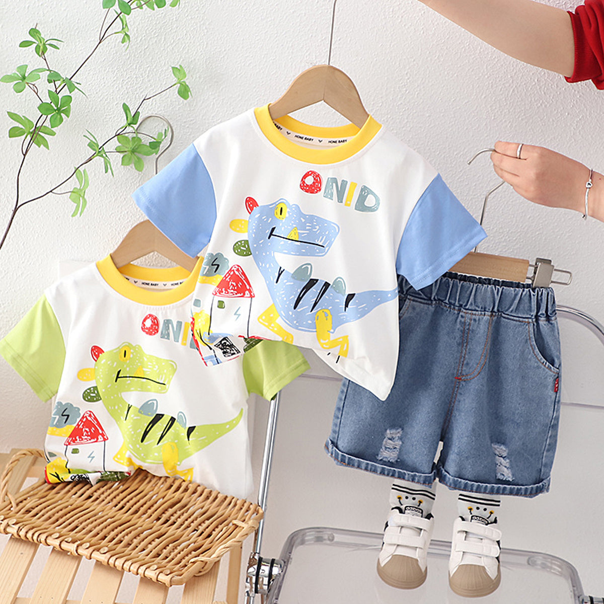 [345433] - Baju Setelan Kaos Lengan Pendek Celana Pendek Jeans Anak Cowok Fashion - Motif On Dino