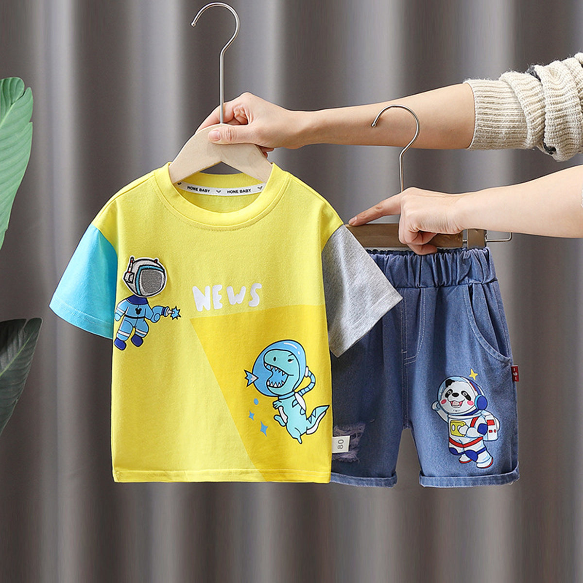 [345453] - Baju Setelan Kaos Lengan Pendek Celana Pendek Jeans Anak Cowok Fashion - Motif Dino News