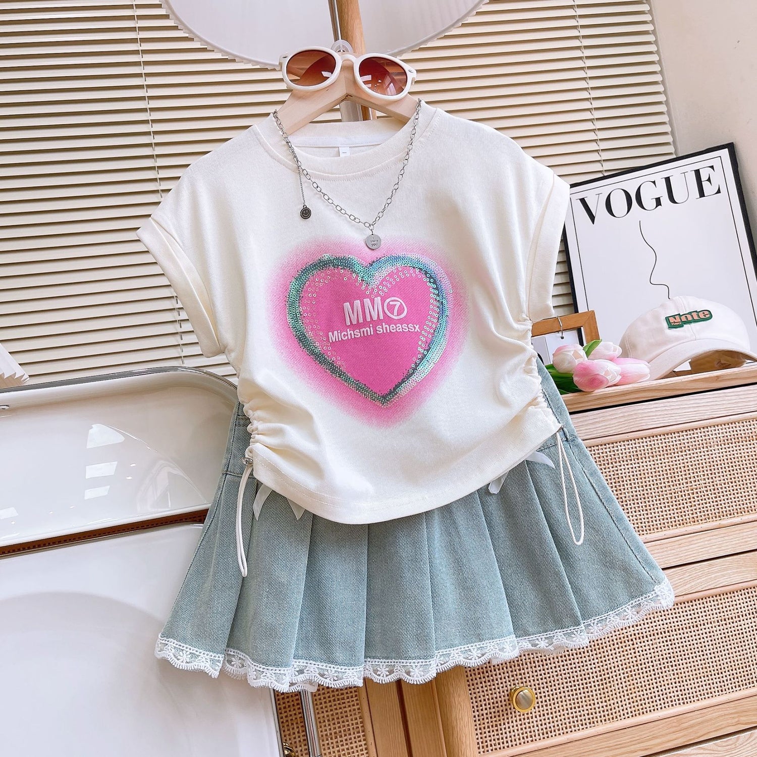 [363765] - Setelan Baju Lengan Pendek Bawahan Rok Pendek Fashion Anak Perempuan - Motif Heart Letter