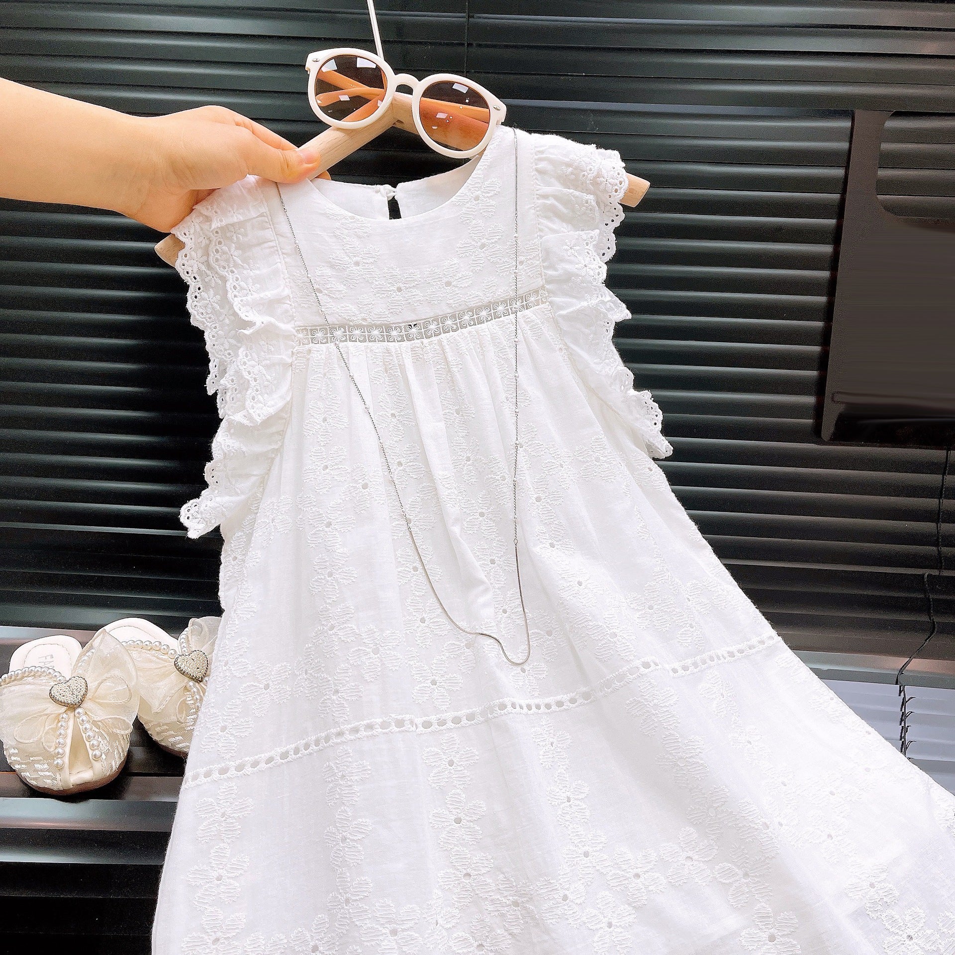 [363800] - Gaun Bordir Bungan Baju Dress Tanpa Lengan Fashion Anak Perempuan - Motif Smooth Flower