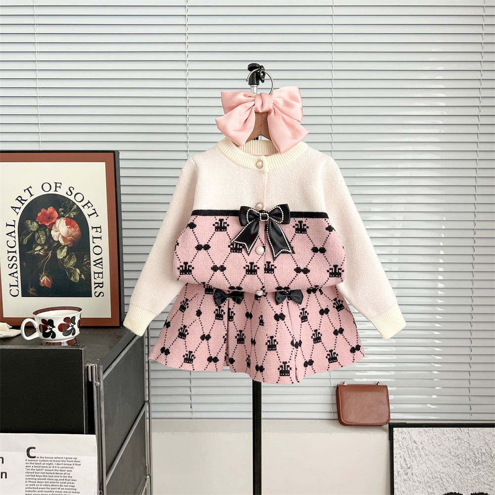 [363830] - Baju Setelan Lengan Panjang Bawahan Rok Pendek Fashion Anak Perempuan - Motif Ribbon Crown