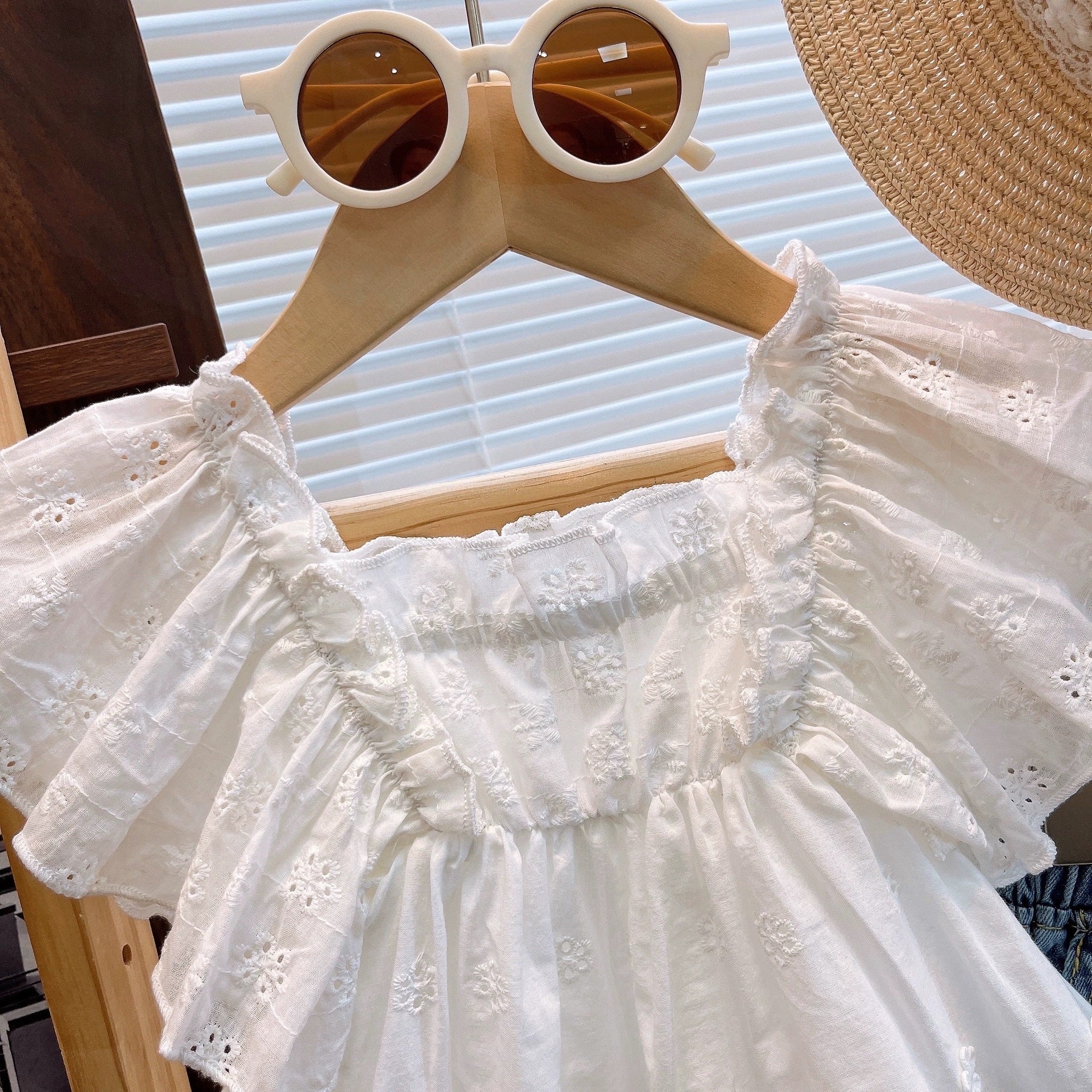 [363832] - Oneset Broderie Off Shoulder Putih Anak Cewek lucu Setelan Baju Lengan Kutung Celana Pendek Fashion Anak Perempuan