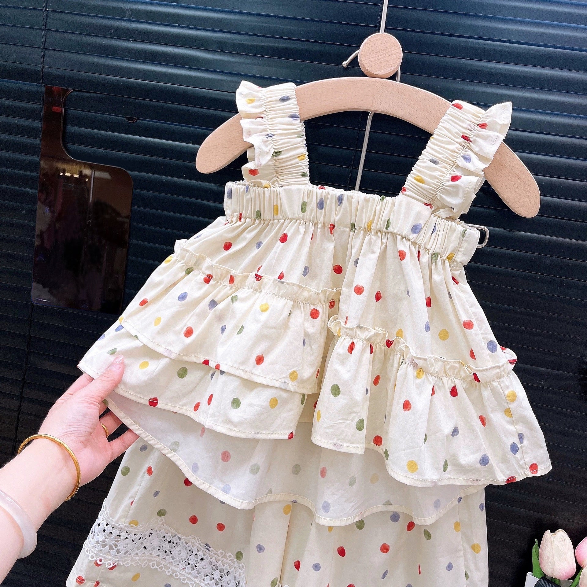 [363858] - Oneset Baju Anak Cewek Polkadot Ruffle Setelan Atasan Blouse Tanpa Lengan Bawahan Celana Panjang Kulot Fashion Anak Perempuan - Motif