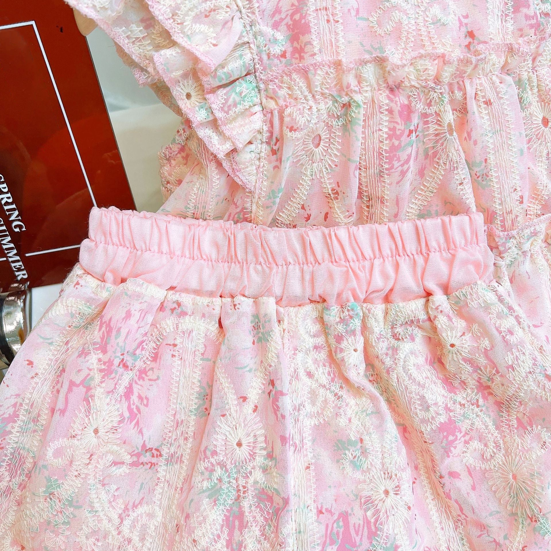 [363876] - One Set Renda Floral Cewek Setelan Baju Atasan Renda Lengan Kutung Bawahan Celana Pendek Fashion Anak Perempuan