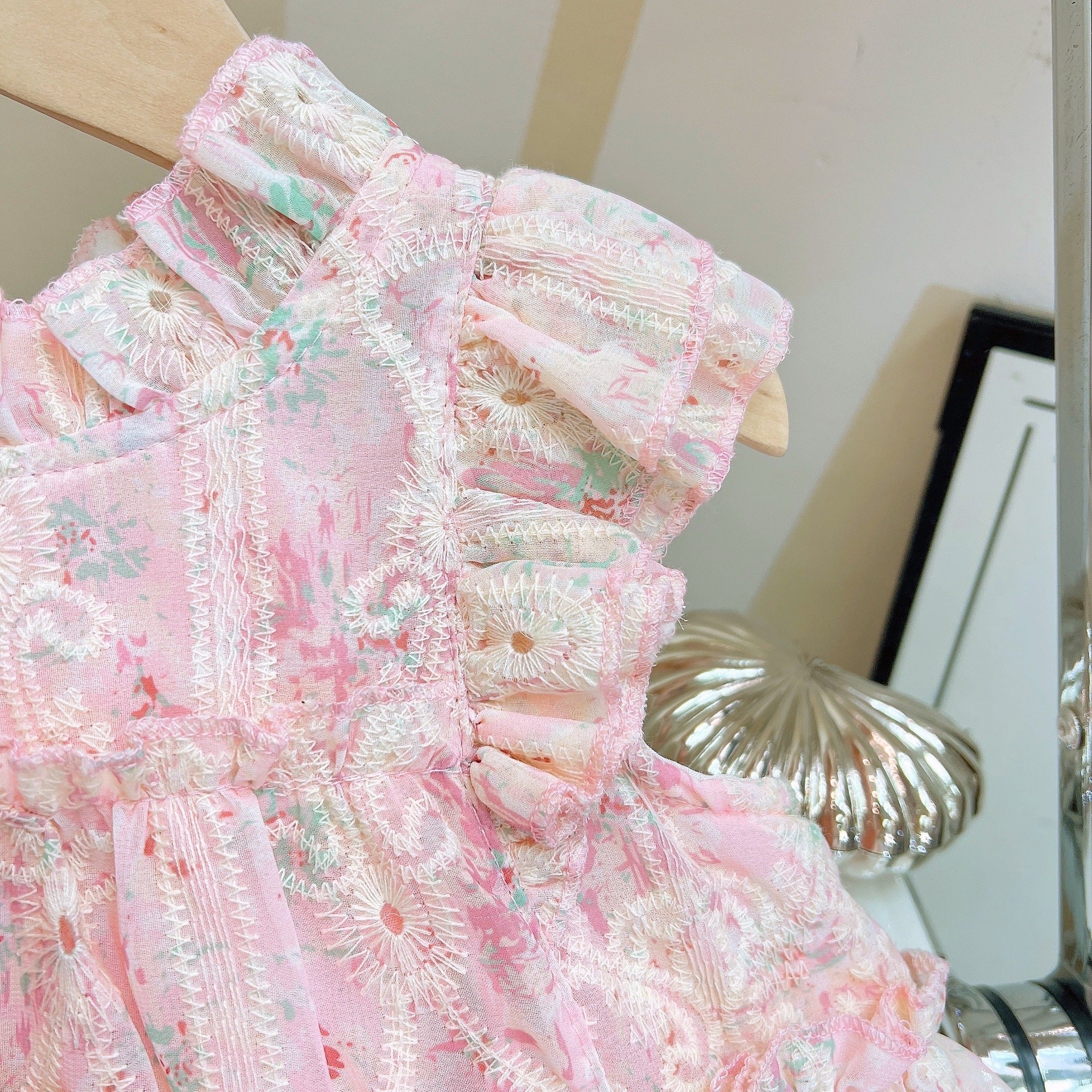 [363876] - One Set Renda Floral Cewek Setelan Baju Atasan Renda Lengan Kutung Bawahan Celana Pendek Fashion Anak Perempuan