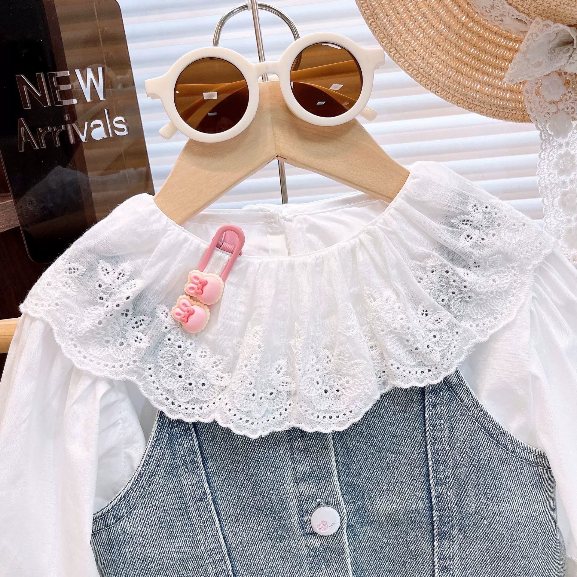 [363890] - One Set 3in1 Baju Setelan Atasan Rompi Denim Blouse Renda Lengan Panjang Bawahan Celana Panjang Jeans Kulot Fashion Anak Perempuan Outfit Fashion Korean Style Anak Cewek Kekinian