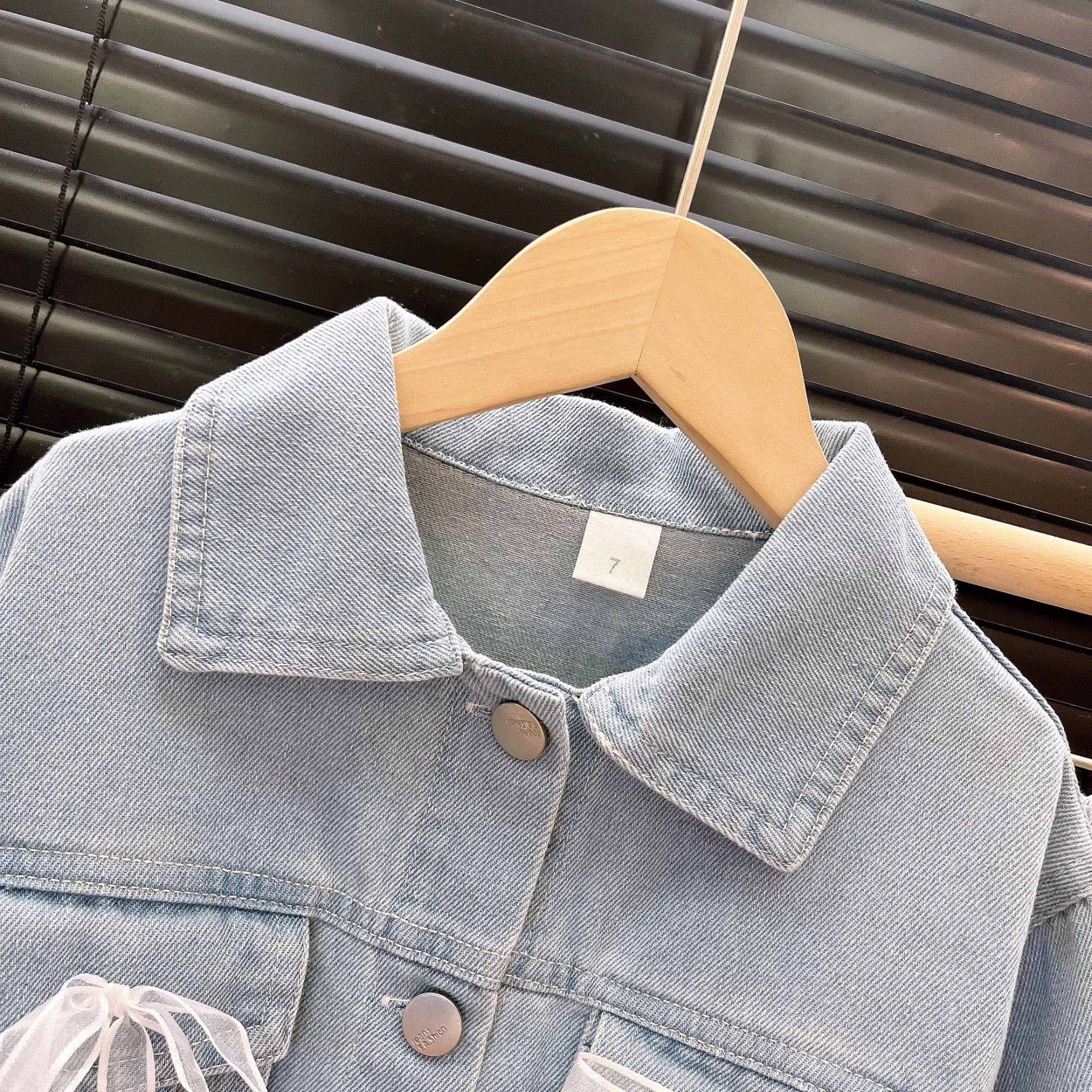 [363928] - One Set 2in1 Baju Setelan Atasan Jaket Jeans Lengan Panjang Bawahan Celana Panjang Cutbray Renda Fashion Anak Cewek Perempuan - Motif Top Bow Cute - BABYHOKI STORE - BABYHOKI STORE