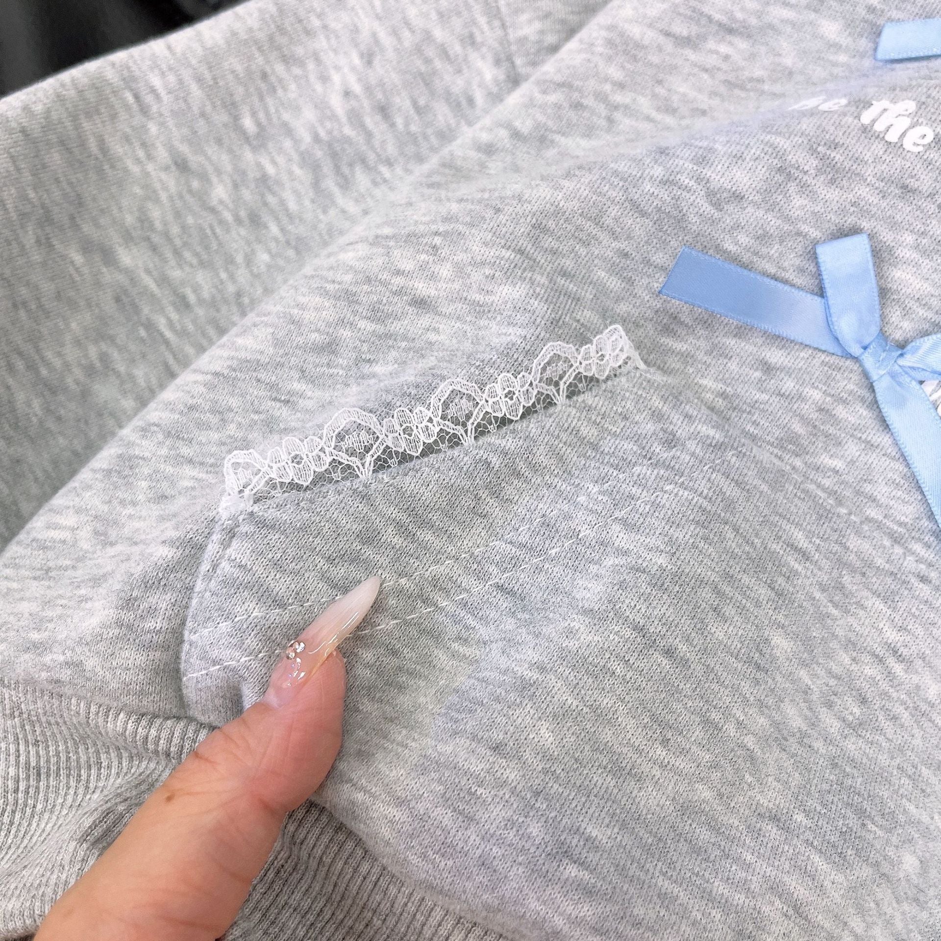 [363939] - One Set 2in1 Baju Setelan Atasan Sweater Hoodie Lengan Panjang Bawahan Rok Celana Pendek White Fashion Korean Style Anak Cewek Perempuan - Motif Cute Blue Bow - BABYHOKI STORE - BABYHOKI STORE