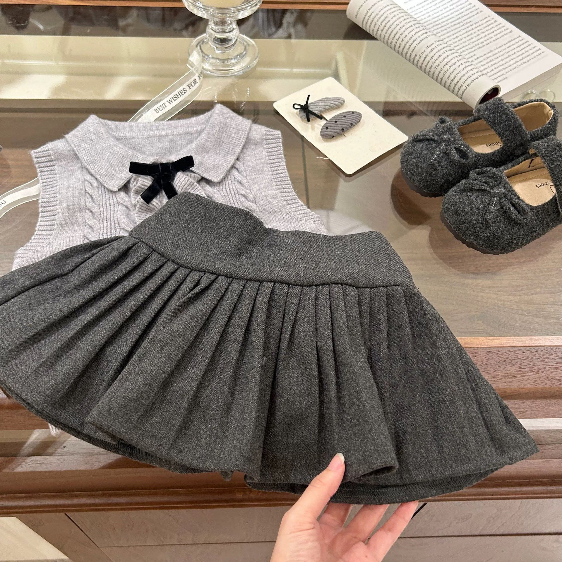 [5071176] - One Set 2in1 Baju Setelan Atasan Knit Kerah Lengan Kutung Bawahan Rok Pendek Comfort Fashion Style Anak Perempuan Cewek - Motif Cute Ribbon - BABYHOKI STORE