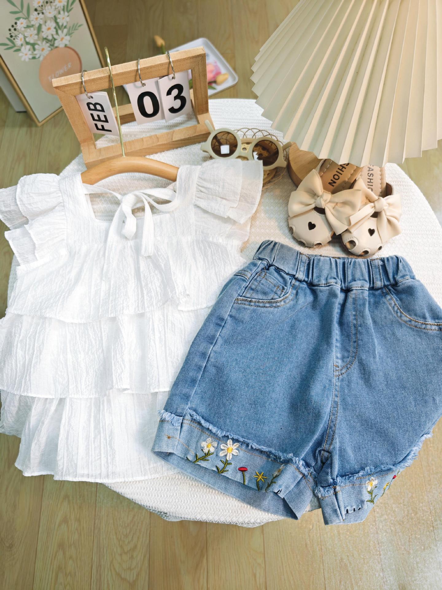 [363719] - Oneset Fashion Korea Anak Cewek Baju Setelan Blouse Celana Pendek Jeans Anak Perempuan - Motif Edge Flower
