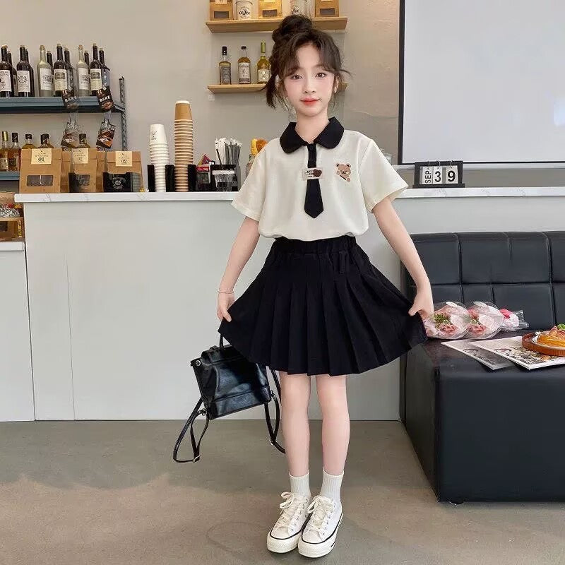 [5071155] - One Set 2in1 Baju Setelan Atasan Kaos Kerah Lengan Pendek Bawahan Rok Pendek Plisket College Fashion Style Anak Perempuan Cewek - Motif Bear Tie - BABYHOKI STORE