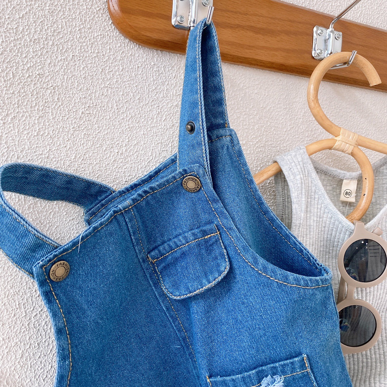 BABYHOKI STORE Usia 7 8 9 10 Tahun Baju Anak Tanggung Cewek [363633] - Setelan Singlet Overall Jeans Sobek Anak Perempuan - Motif Rough Torn