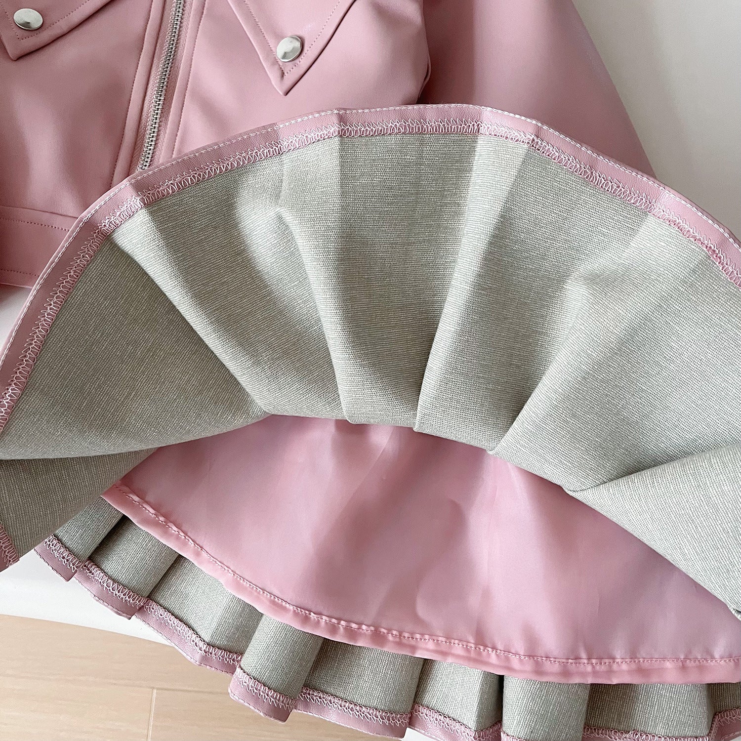 [963155] - One Set 2in1 Baju Setelan Jaket Leather Lengan Panjang Bawahan Rok Pendek Plisket Korean Version Style Anak Perempuan Cewek - Motif Basic Solid Color - BABYHOKI STORE - BABYHOKI STORE