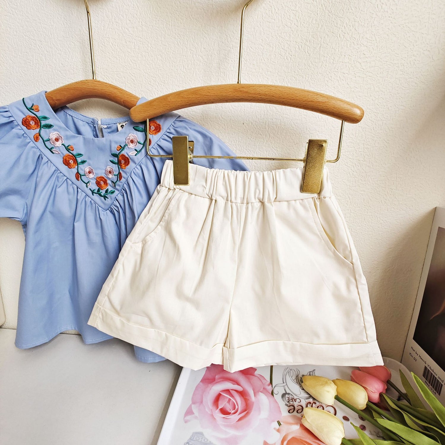 [363648] - Setelan Blouse Celana Pendek Chino Anak Perempuan - Motif Collar Flower