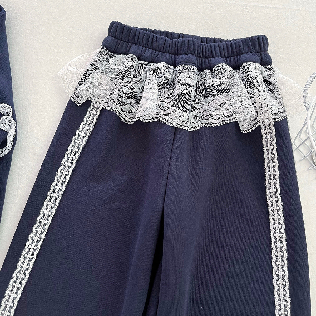[963160] - One Set 2in1 Baju Setelan Atasan Sweater Lengan Panjang Bawahan Celana Panjang Kulot Korean Version Style Anak Perempuan Cewek - Motif Cute Lace Bow - BABYHOKI STORE - BABYHOKI STORE