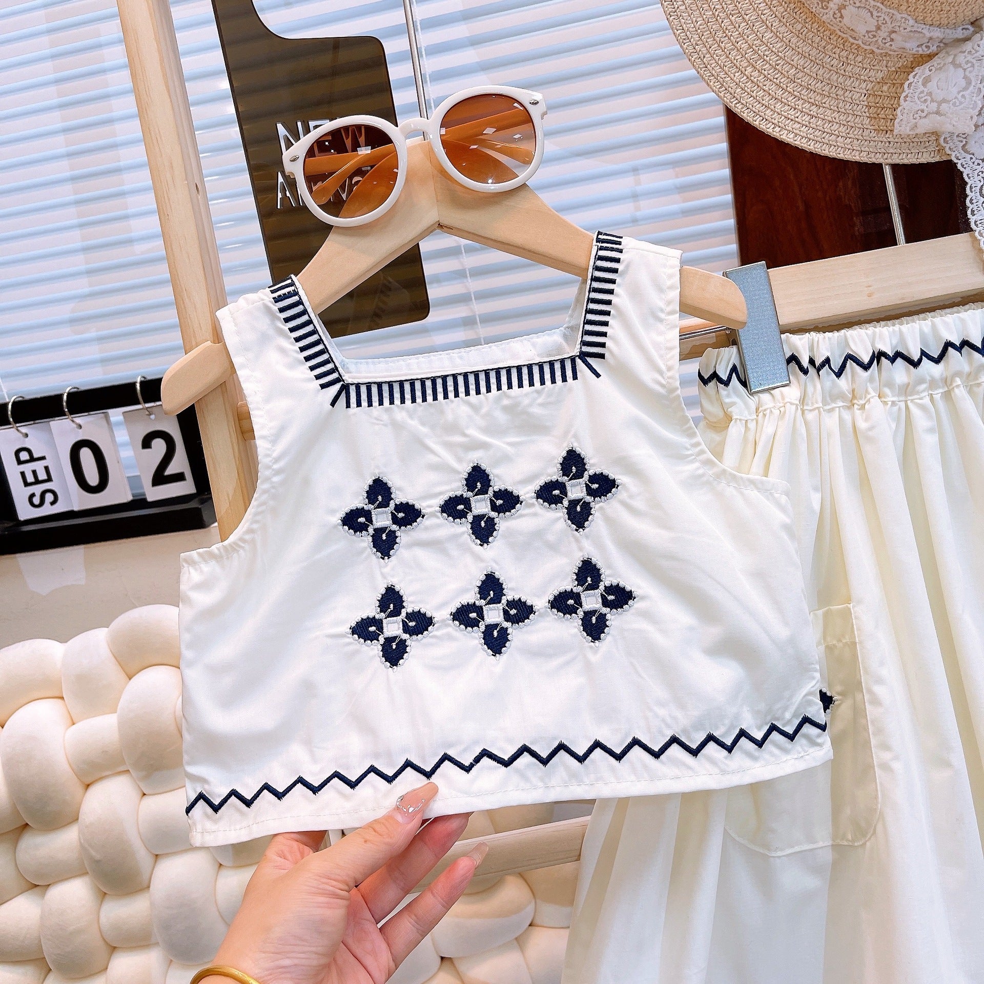 [363768] - Setelan One Set Baju Crop Tanpa Lengan Bawahan Rok Panjang Fashion Anak Perempuan - Motif Wavy Leaf