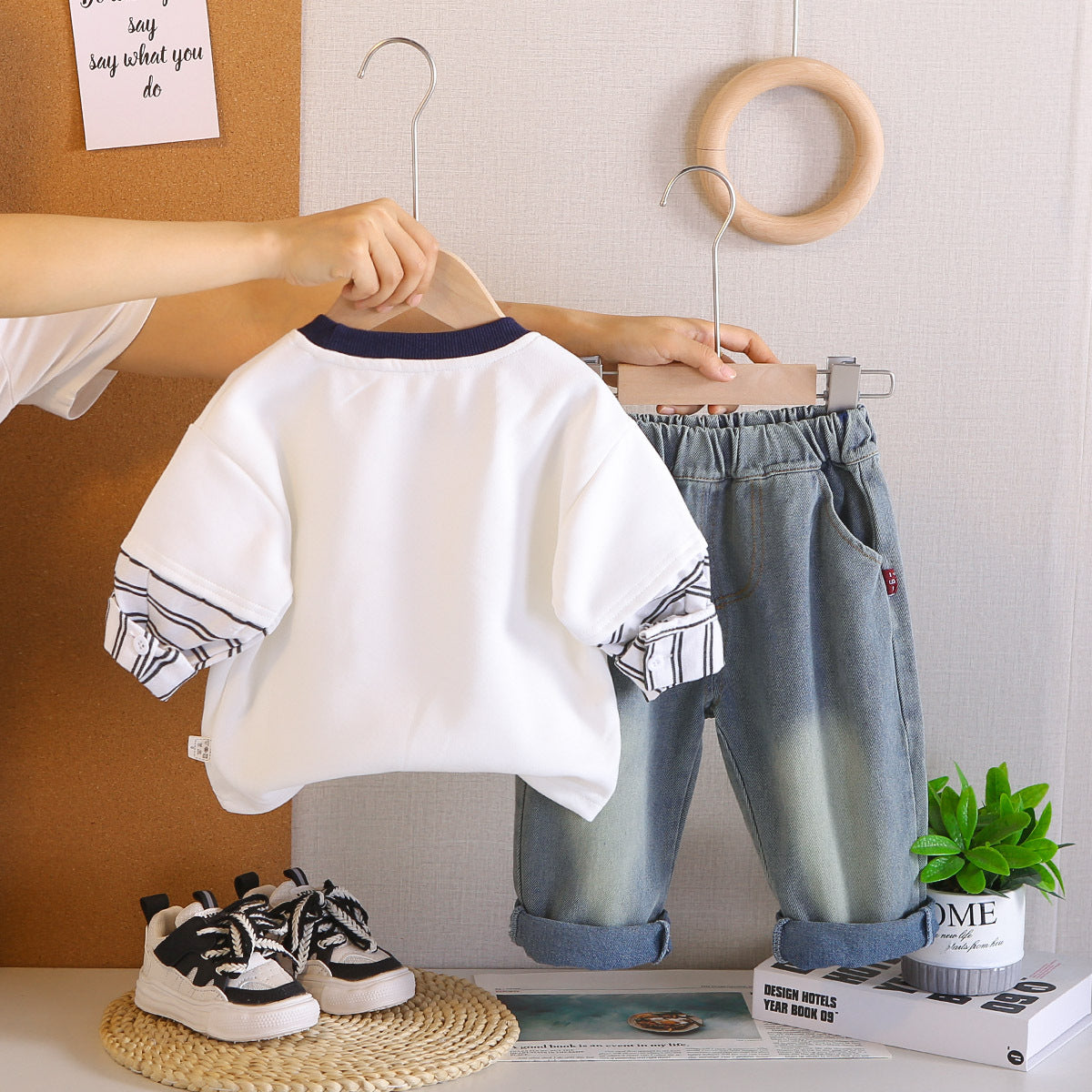[345488] - One Set 2in1 Baju Setelan Atasan Round Neck Lengan Panjang Bawahan Celana Panjang Jeans Fashion Trendi Anak Cowok Laki-Laki - Motif Alphabet - BABYHOKI STORE - BABYHOKI STORE