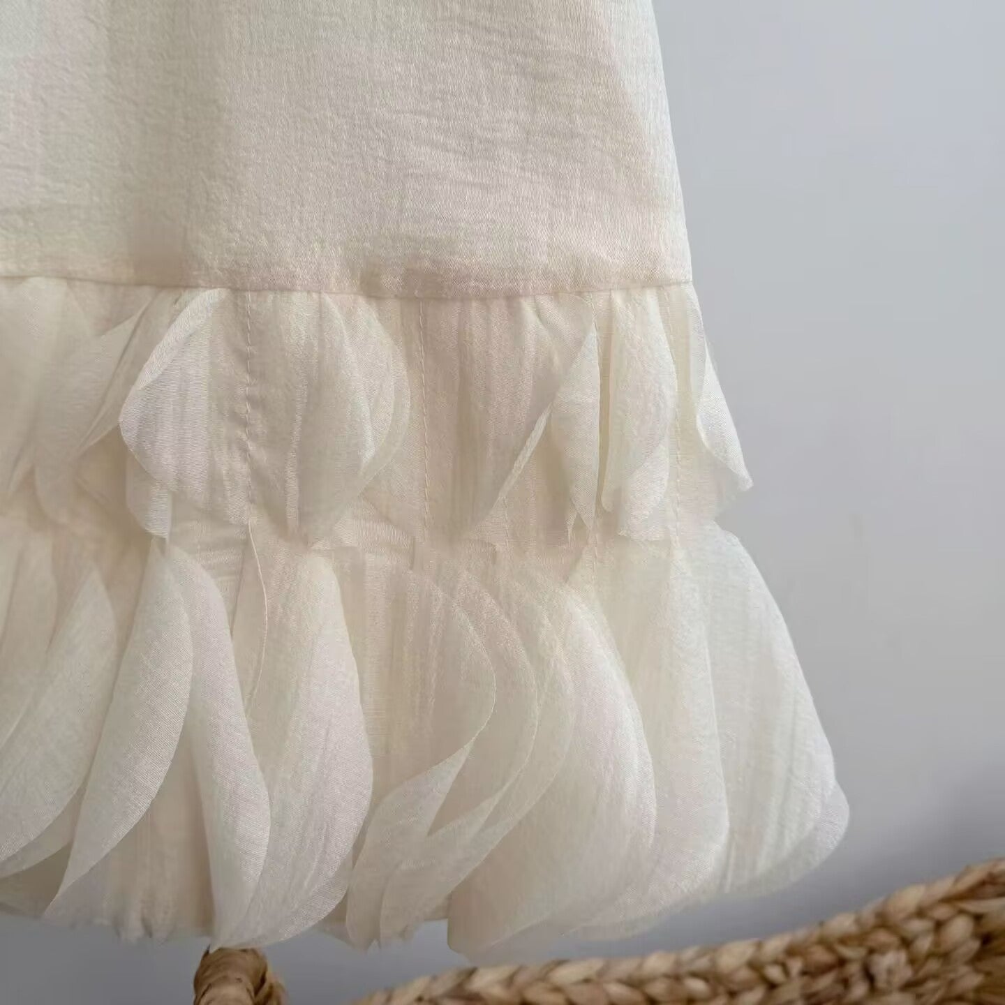 [5071093] - Baju Dress Gaun Pesta Lengan Kutung Fashion Anak Perempuan Cewek - Motif Cream Ruffle Bottom - BABYHOKI STORE