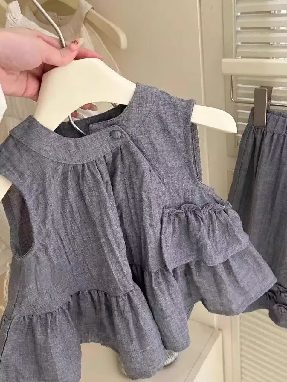 [5071098] - Baju Setelan Atasan Gray Lengan Panjang Bawahan Celana Pendek Fashion Anak Perempuan Cewek - Motif Top Ruffled - BABYHOKI STORE