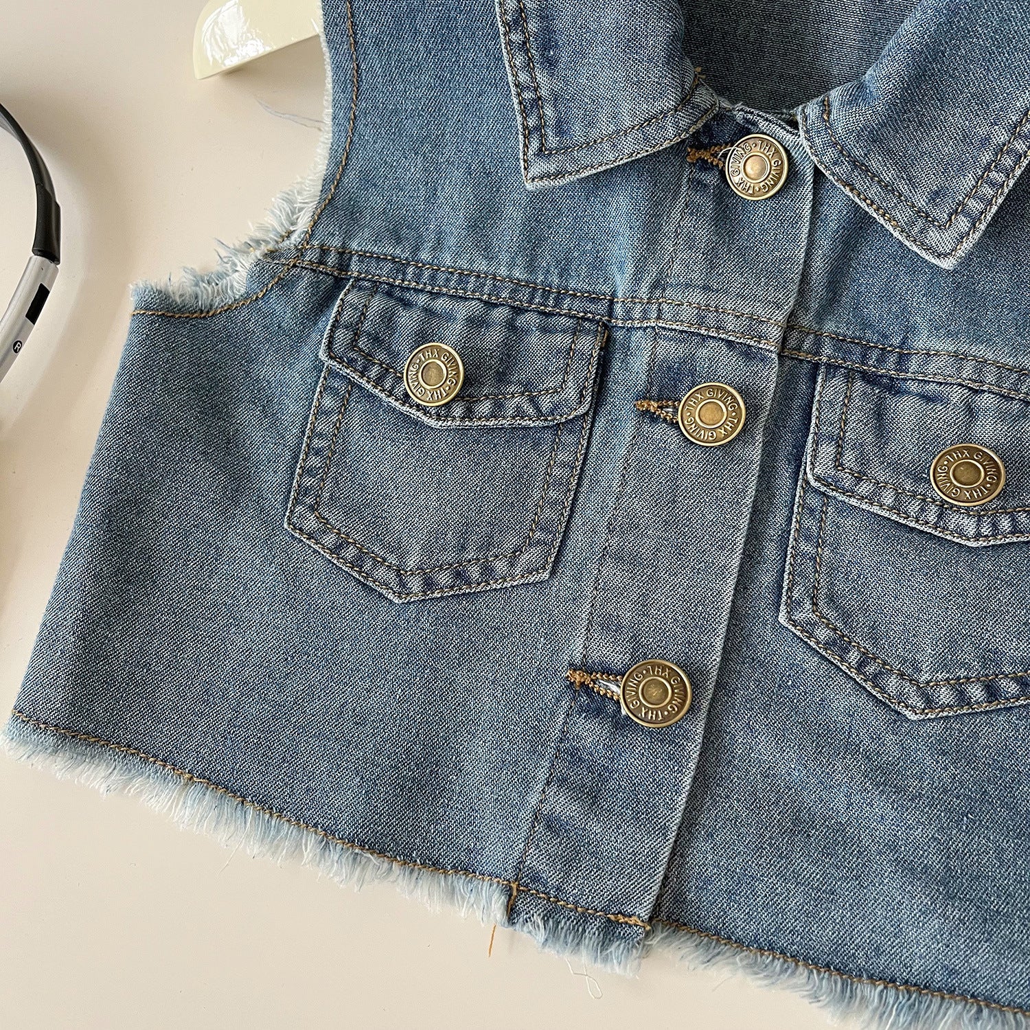 [363921] - One Set 2n1 Baju Setelan Atasan Rompi Denim Lengan Kutung Jeans Bawahan Celana Rok Denim Fashion Anak Cewek Perempuan - Motif Denim Pocket - BABYHOKI STORE