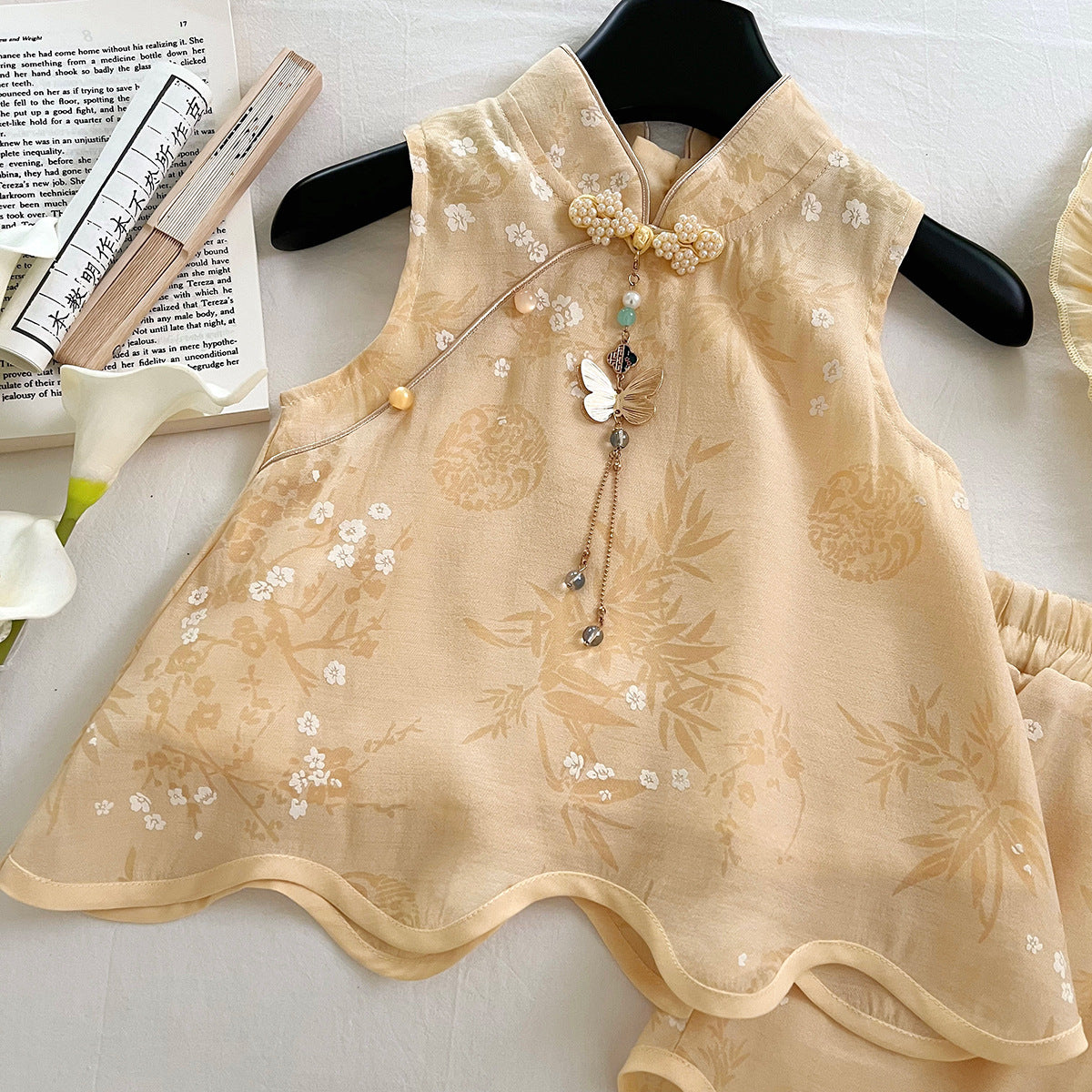 [963198] - One Set 2in1 Baju Setelan Cheongsam Shanghai Imlek Atasan Lengan Kutung Bawahan Celana Pendek Chinese Han Dynasty Fashion Anak Perempuan Cewek - Motif Yellow Flower - BABYHOKI STORE