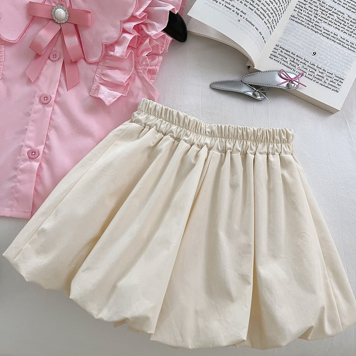 [963206] - One Set 2in1 Baju Setelan Atasan Blouse Lengan Kutung Bawahan Celana Pendek Comfort Version Style Anak Perempuan Cewek - Motif Ruffled Shoulders - BABYHOKI STORE - BABYHOKI STORE