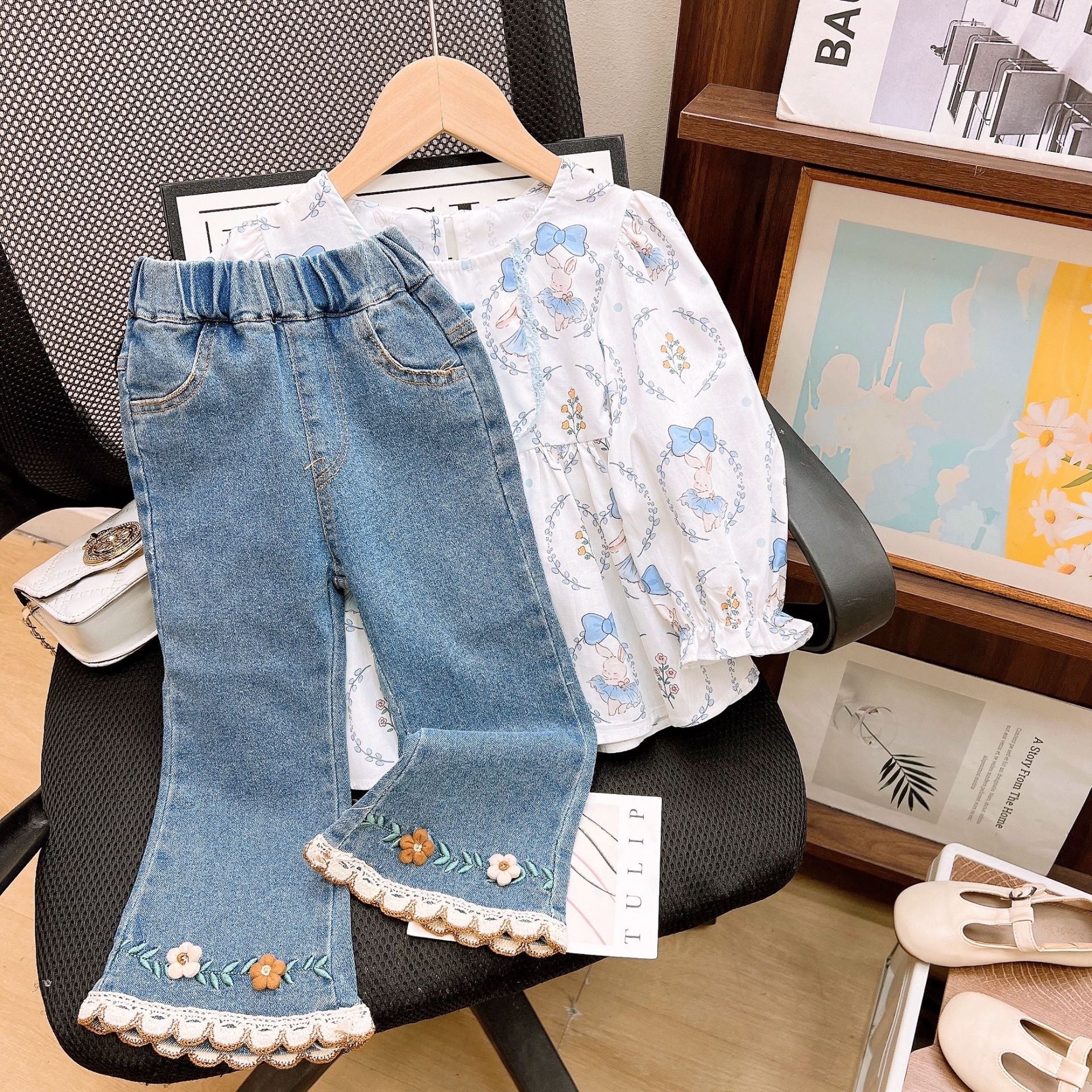 [363817] - Setelan Baju Blouse Lengan Panjang Bawahan Celana Jeans Panjang Fashion Anak Perempuan - Motif Animal Flowers