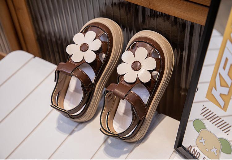 [381243 Size 23-34] - Sepatu Sandal Flat Slip On Anak Perempuan - Motif Strap Flower