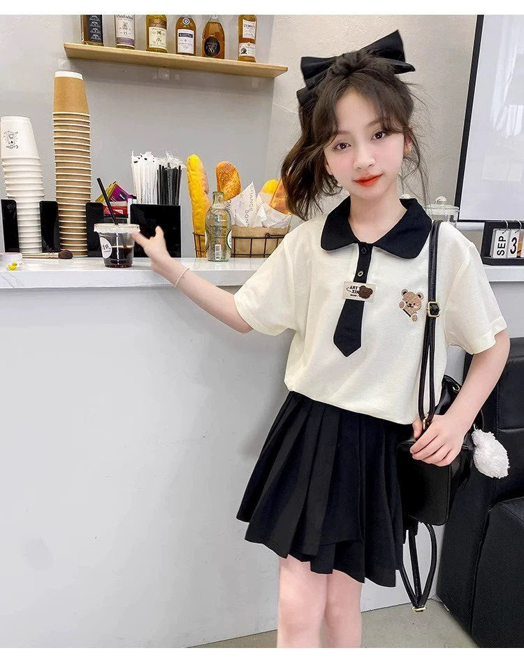 [5071155] - One Set 2in1 Baju Setelan Atasan Kaos Kerah Lengan Pendek Bawahan Rok Pendek Plisket College Fashion Style Anak Perempuan Cewek - Motif Bear Tie - BABYHOKI STORE