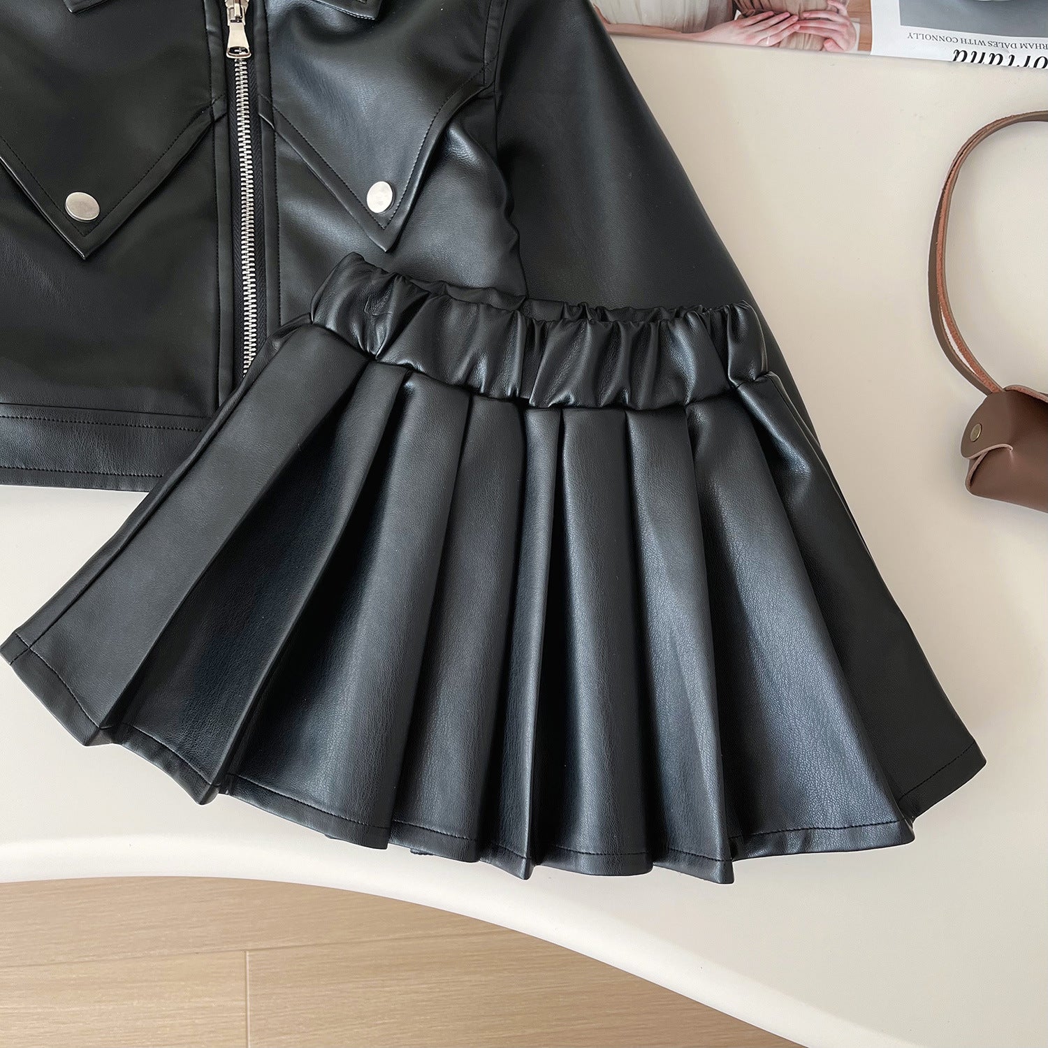 [963155] - One Set 2in1 Baju Setelan Jaket Leather Lengan Panjang Bawahan Rok Pendek Plisket Korean Version Style Anak Perempuan Cewek - Motif Basic Solid Color - BABYHOKI STORE - BABYHOKI STORE