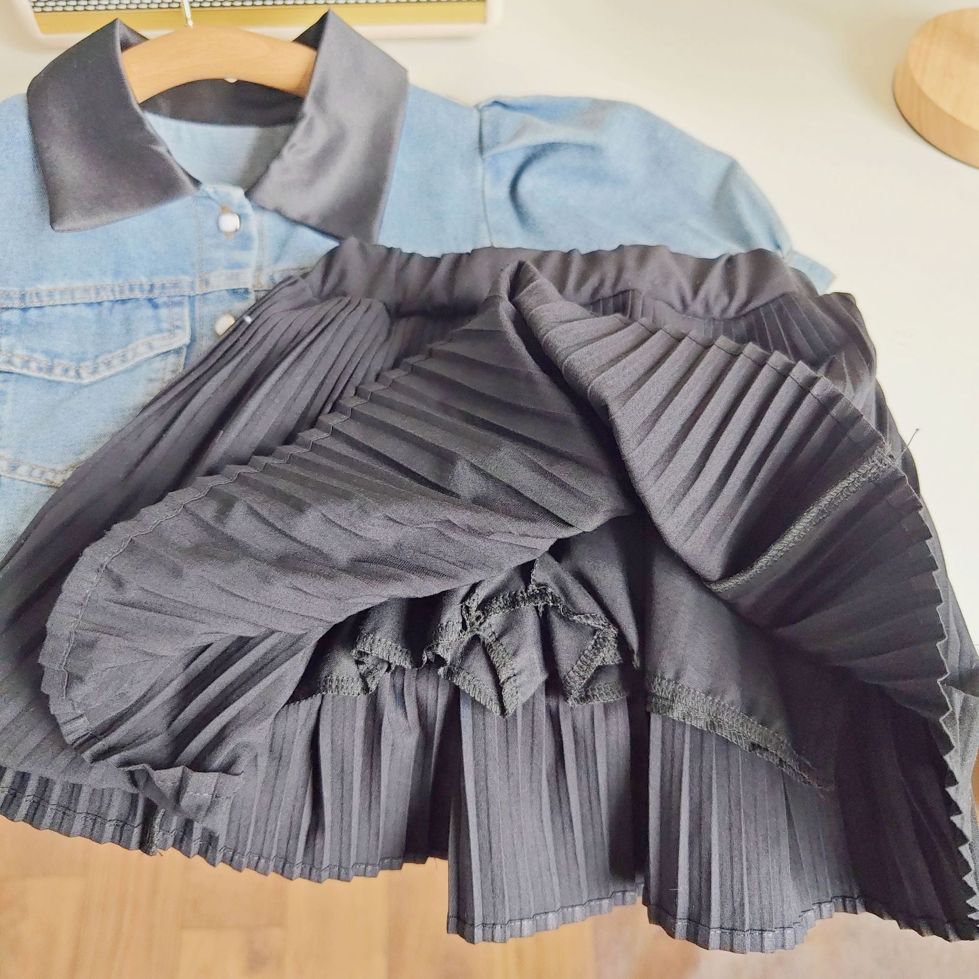 [363623] - Setelan Blouse Jeans Bawahan Rok Import Anak Perempuan - Motif Plain Fold