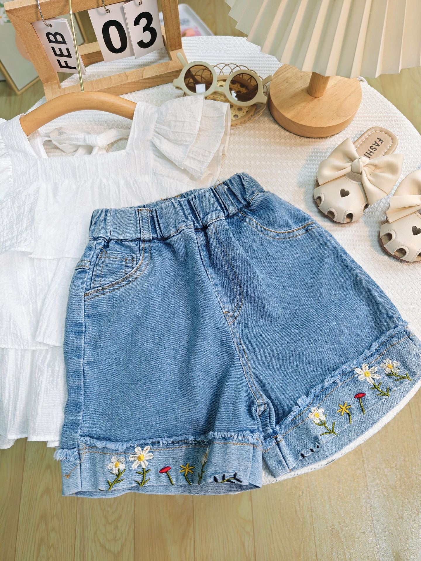 [363719] - Oneset Fashion Korea Anak Cewek Baju Setelan Blouse Celana Pendek Jeans Anak Perempuan - Motif Edge Flower