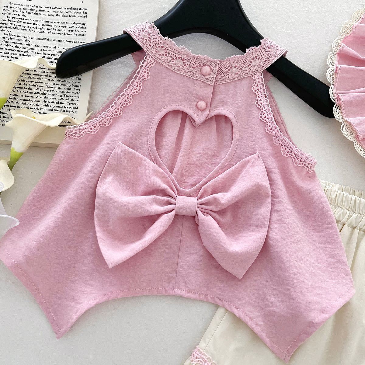 [963106] - One Set 2in1 Baju Setelan Atasan Blouse Lengan Kutung Bawahan Celana Pendek Ruffled Fashion Comfortable Anak Perempuan Cewek - Motif Lace Neck - BABYHOKI STORE