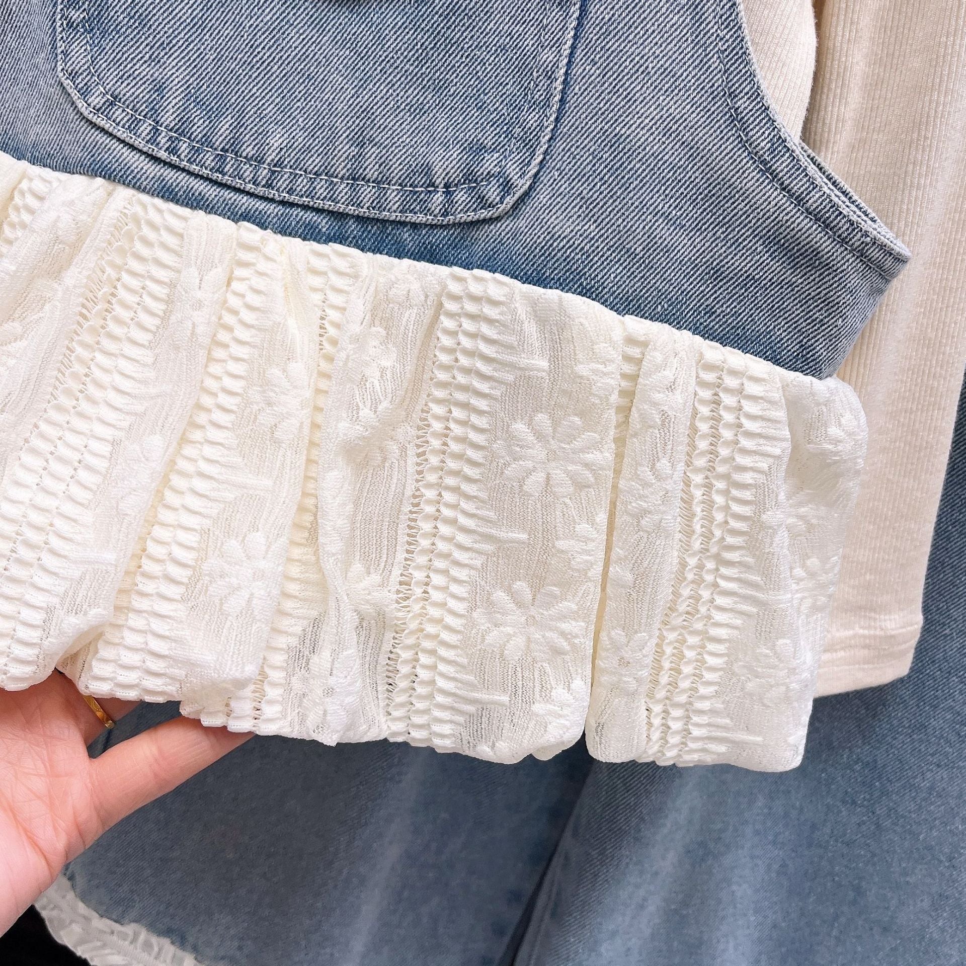 [363915] - One Set 3in1 Baju Setelan Atasan Lengan Panjang Vest Kutung Denim Renda Bawahan Celana Panjang Kulot Denim Fashion Anak Cewek Perempuan - Motif Lace Pockets - BABYHOKI STORE - BABYHOKI STORE