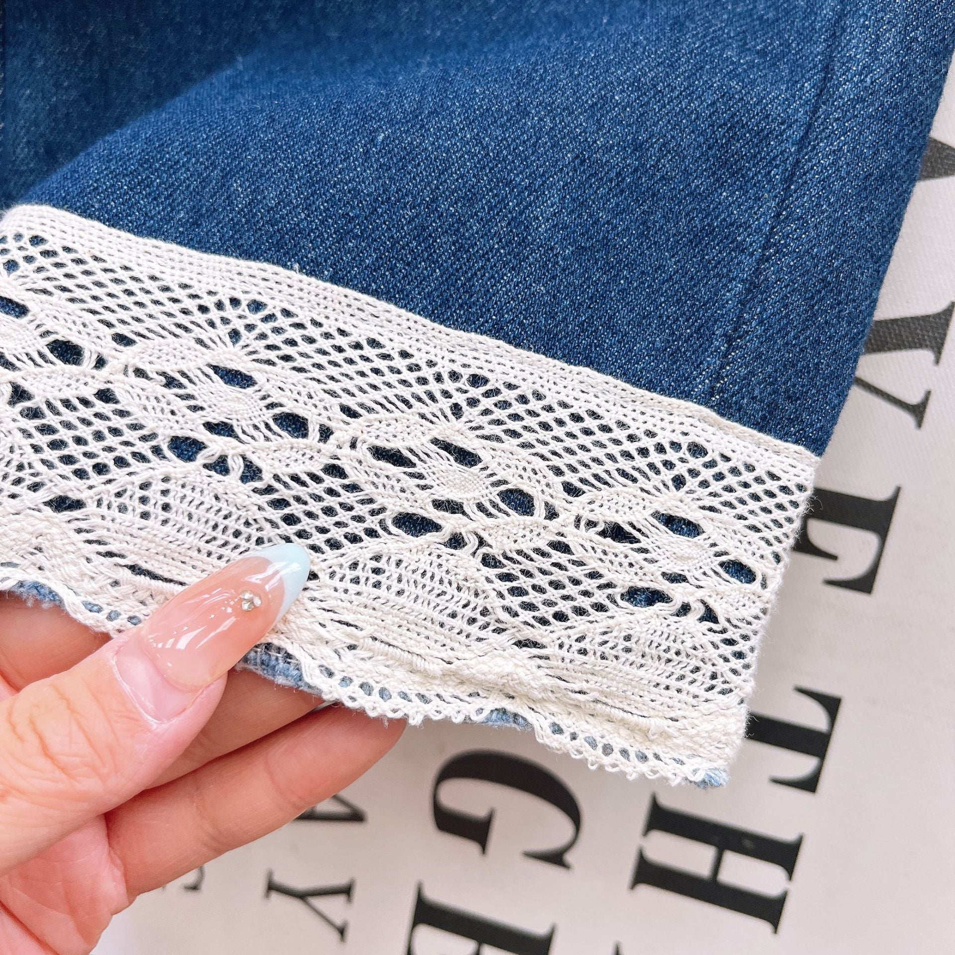 [363949] - One Set 2in1 Baju Setelan Atasan Jaket Jeans Lengan Panjang Bawahan Celana Panjang Jeans Kulot Fashion Korean Style Trendy Anak Cewek Perempuan - Motif Cute Lace - BABYHOKI STORE - BABYHOKI STORE