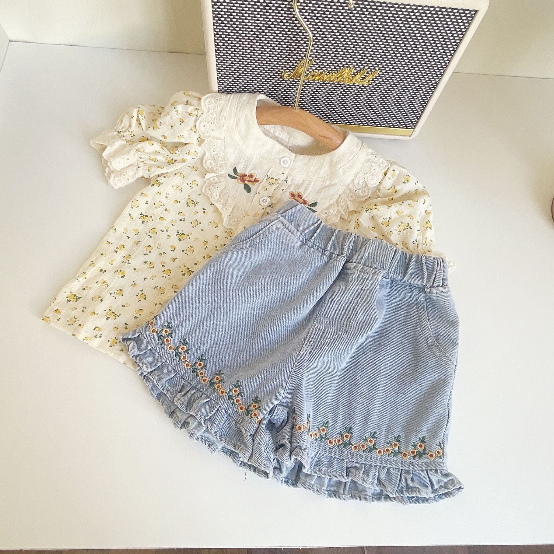 BABYHOKI STORE Usia 7 8 9 10 Tahun Baju Anak Tanggung Cewek [363630] - Setelan Blouse Kancing Celana Jeans Bordir Anak Perempuan - Motif Flower