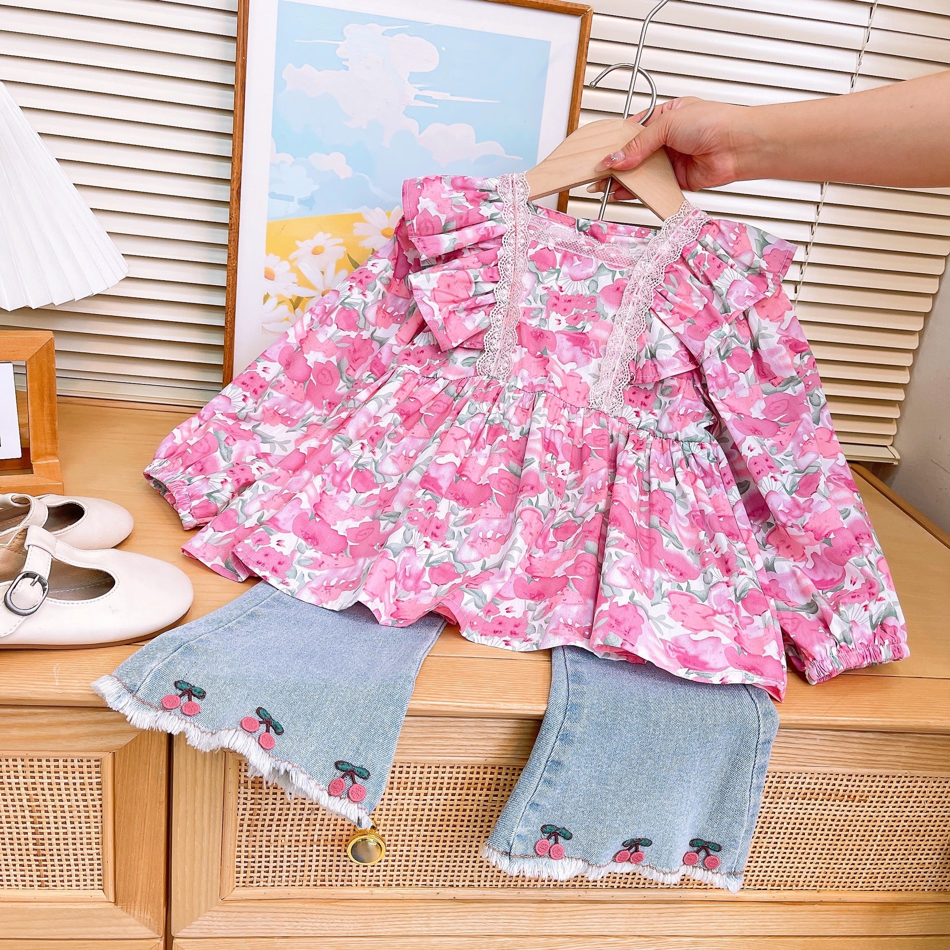 [363786] - Setelan Baju Blouse Lengan Panjang Celana Panjang Jeans Fashion Anak Perempuan - Motif Flower Frill