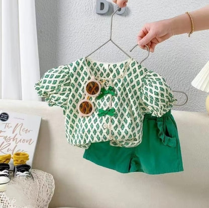 [340234] - Setelan Blouse Kancing Celana Pendek Anak Perempuan - Motif Abstract Pattern