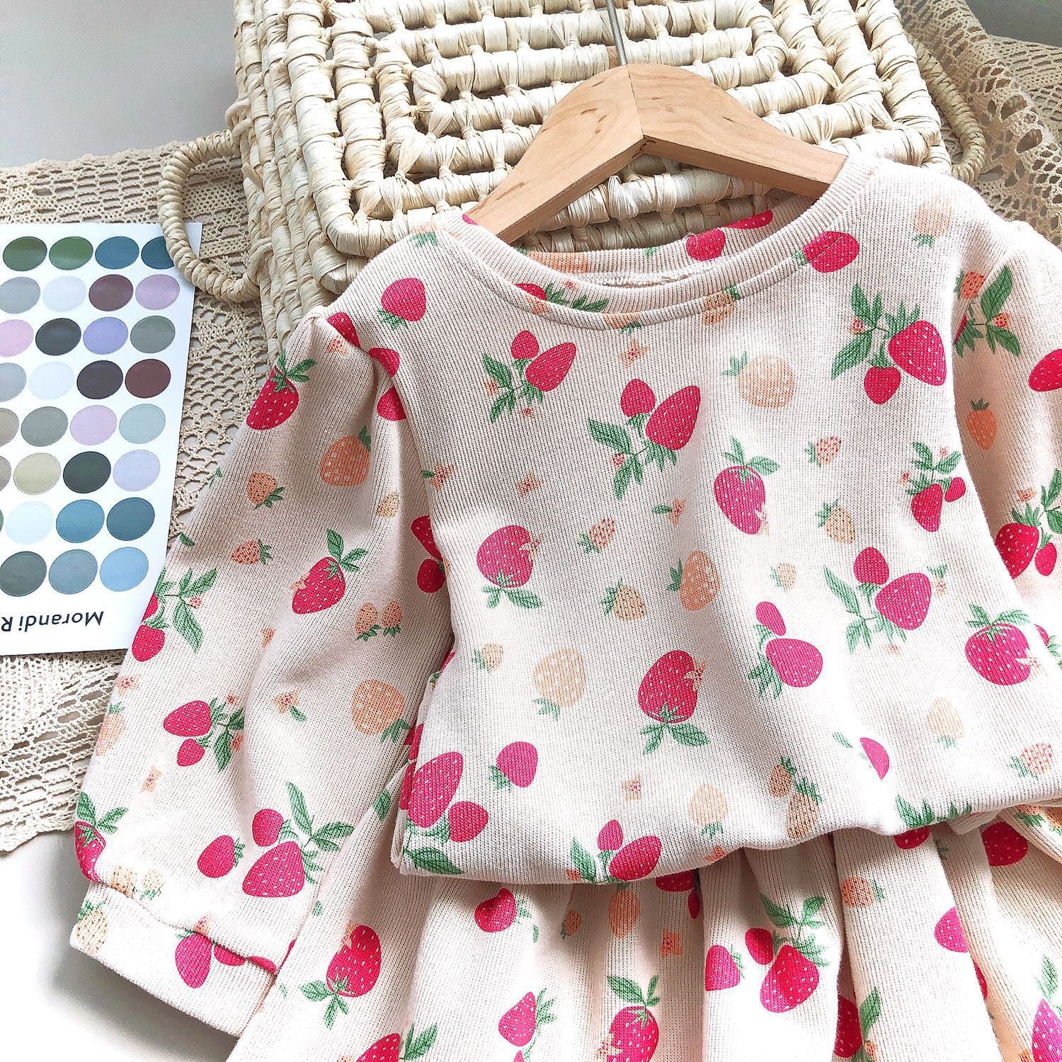 [363237] - Setelan Fashion Trend Anak Perempuan - Motif Sweet Strawberry