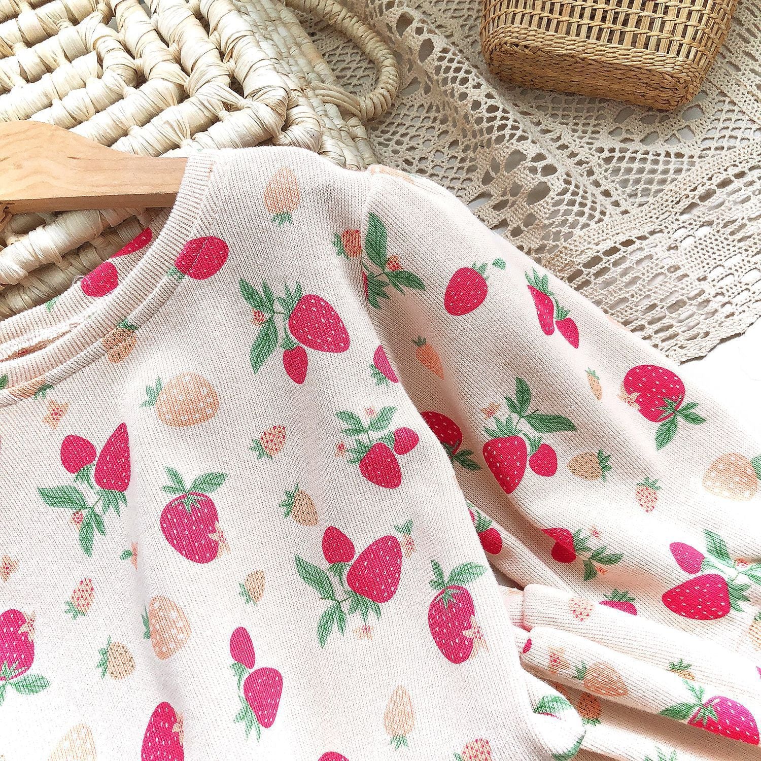 [363237] - Setelan Fashion Trend Anak Perempuan - Motif Sweet Strawberry