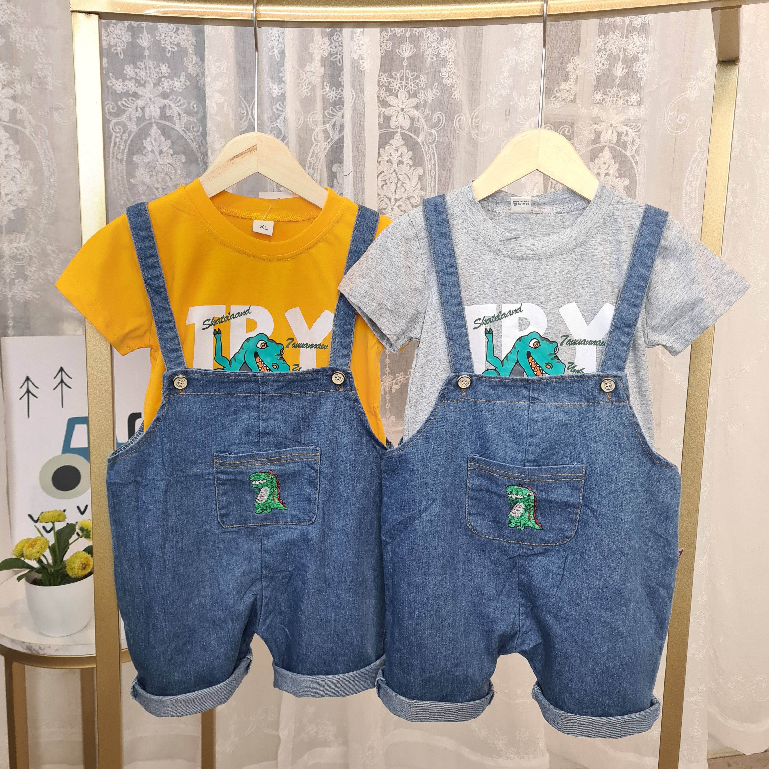 [001435] - Setelan Kaos Overall Jeans Kodok Anak Laki-Laki - Motif Dino Skateboards