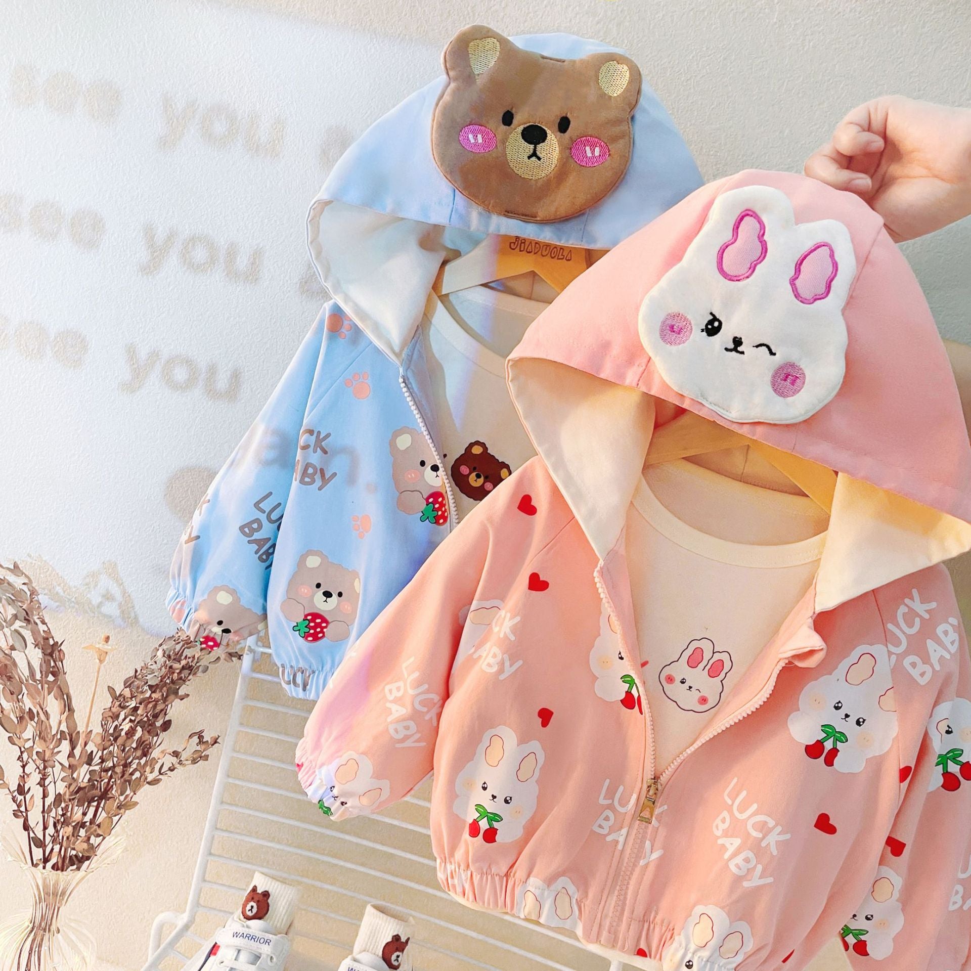 [340200] - Setelan 3D Jaket Hoodie 3 in 1 Celana Chino Anak Perempuan - Motif Winked Animal