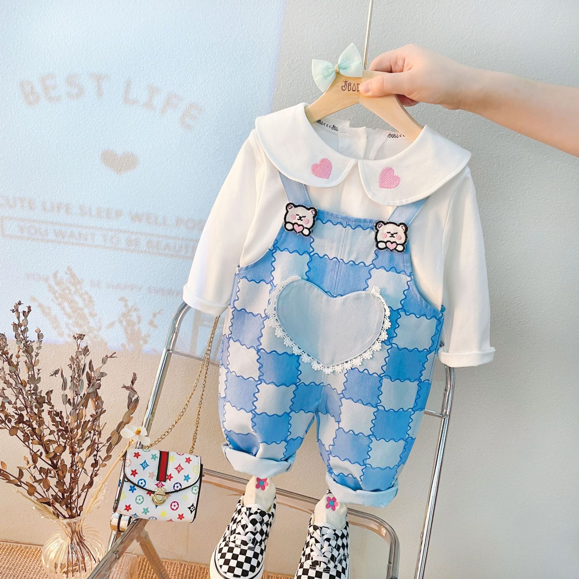 [340213] - Setelan Blouse Bordir Overall Kodok Anak Perempuan - Motif Love Rabbit