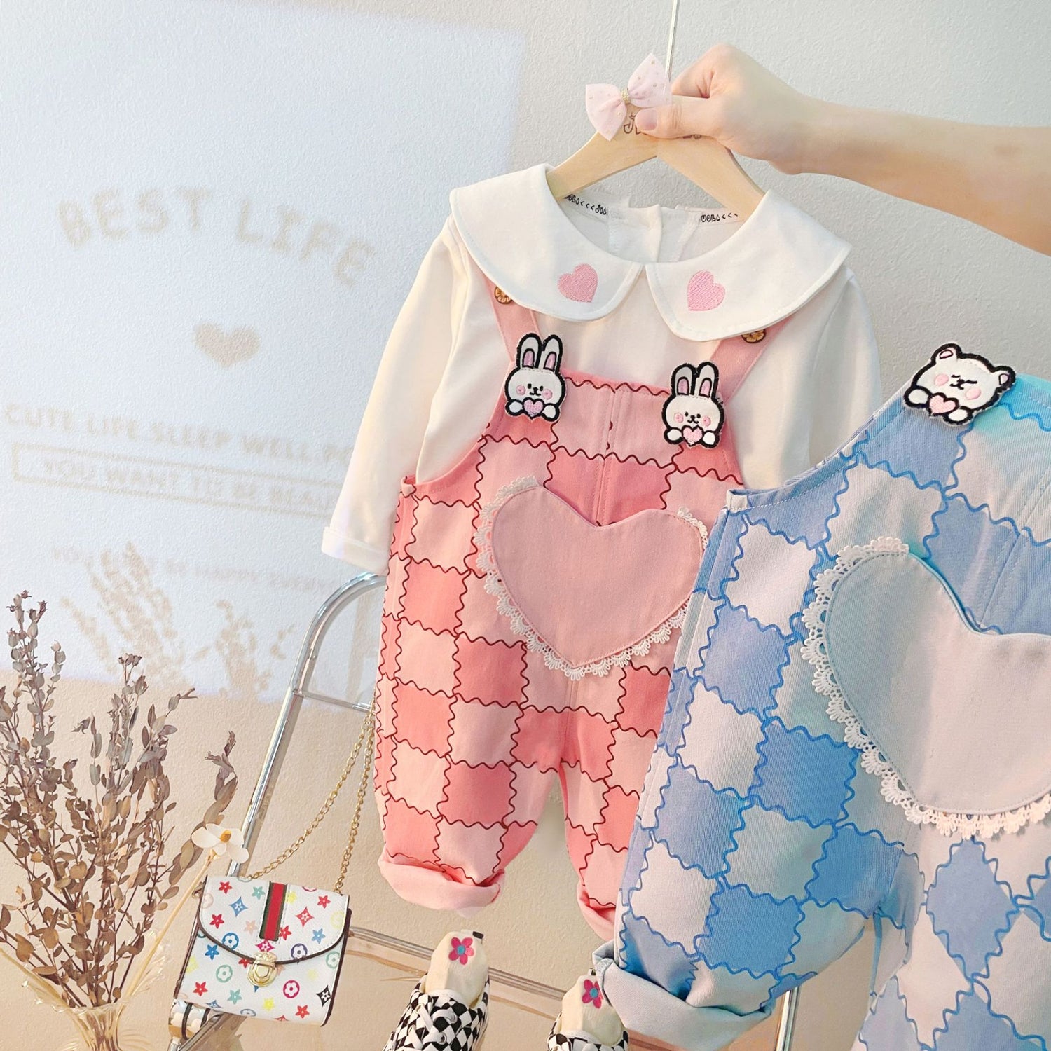 [340213] - Setelan Blouse Bordir Overall Kodok Anak Perempuan - Motif Love Rabbit