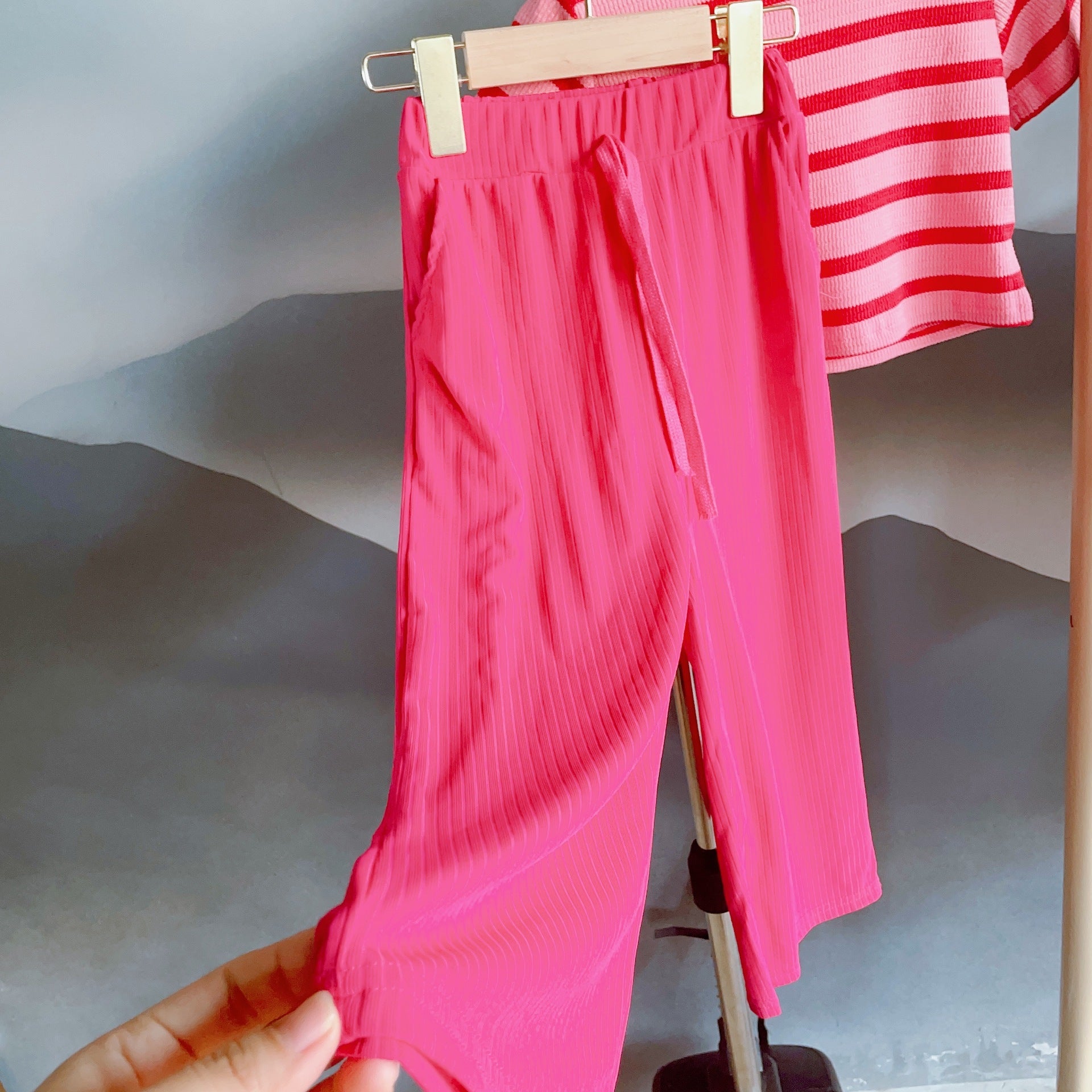 [363517] - Setelan Oneset Korea Baju Fashion Kaos Crop Belang Celana Panjang Kulot Anak Perempuan Cewek - Motif Strip Plain