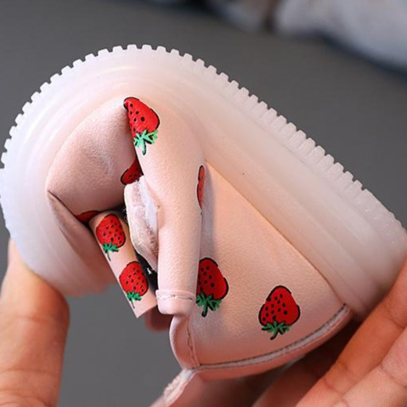 [343187] - Sepatu Lampu / Sepatu Fashion Stylish Anak Impoplppprt - Motif Strawberry Ribbon