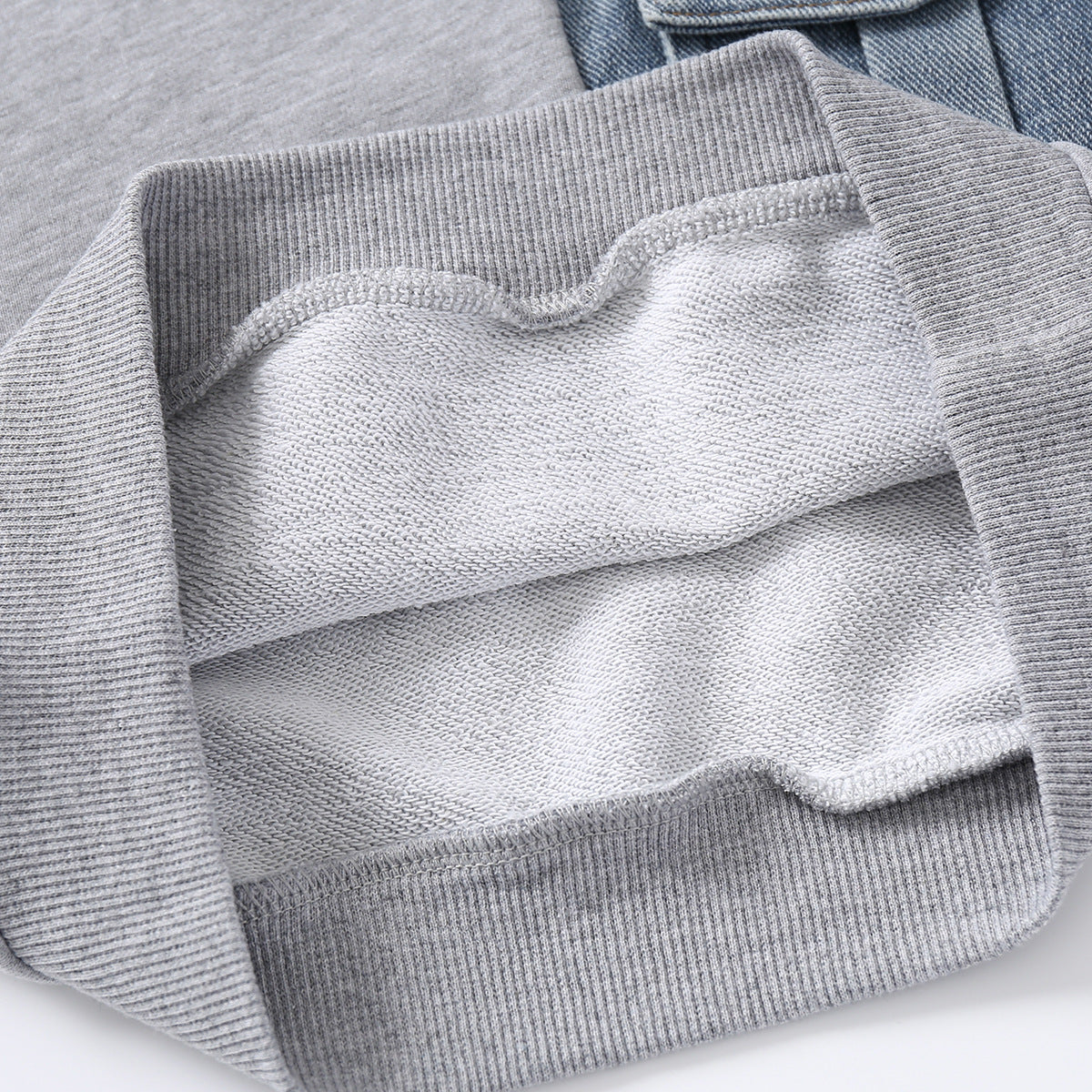 [513583] - Sweater Crewneck Gradasi Warna Lengan Panjang Anak Cowok - Motif Little Pocket